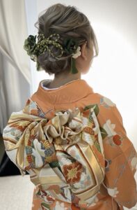 成人式ヘアと着付け。帯も。